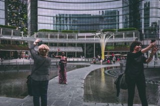 国际物流圣诞放假(美媒：圣诞季30亿件包裹考验美国物流业)