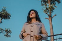 西安疫情最新数据消息5分钟前(江疏影西安观兵马俑，穿风衣带眼镜气质开挂，随手一拍都是大片)